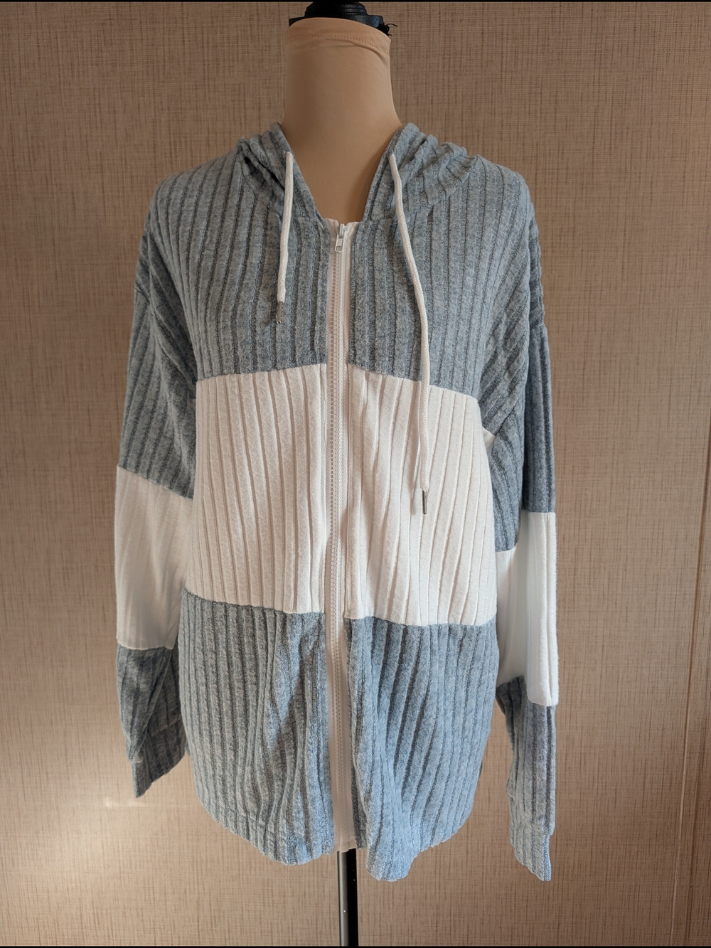 Light Gray & White Ribbed Zip Hoodie Sweater